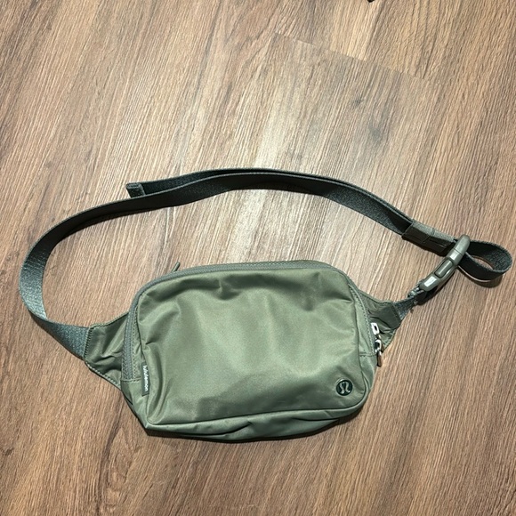 Everywhere Belt Bag 1L - Picture 1 of 1